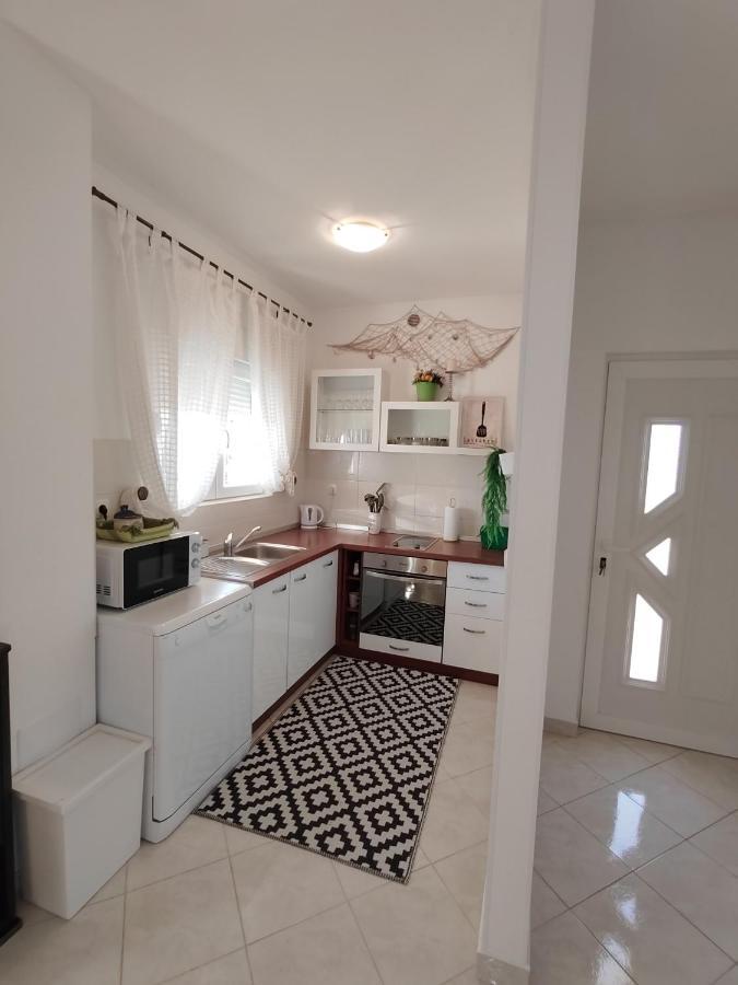 Apartments Karla I Ivano Mandre Bagian luar foto